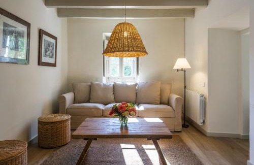 L'Avella Casa | Finca Can Romeu alojamiento rural entre viñedos