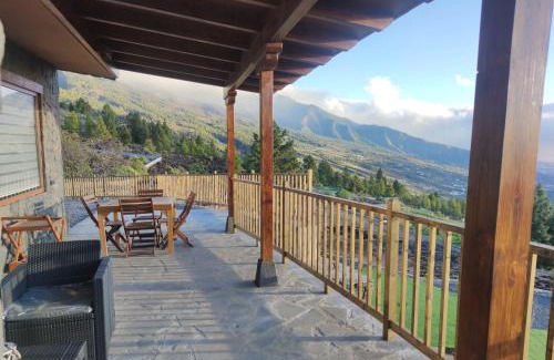 Arafo Chalet De Esquí | Finca Ecológica Ferrera. Alojamiento Rural.
