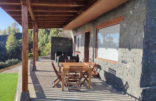 Arafo Chalet De Esquí | Finca Ecológica Ferrera. Alojamiento Rural.
