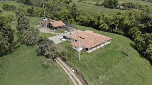 Circasia Casa | FINCA LA ESMERALDA