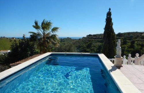 Vélez-Málaga Casa | Finca la Sonrisa - Lovely house with pool and sea view