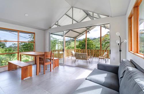 San Isidro de El General Casa | Finca Mango - 40 acre paradise
