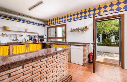 Pizarra Villa | Finca cerca de Pizarra, cerca de Málaga y el mar, piscina, WiFi, todas las habitaciones tienen baño propio.