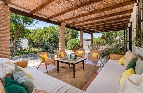 Pizarra Villa | Finca cerca de Pizarra, cerca de Málaga y el mar, piscina, WiFi, todas las habitaciones tienen baño propio.