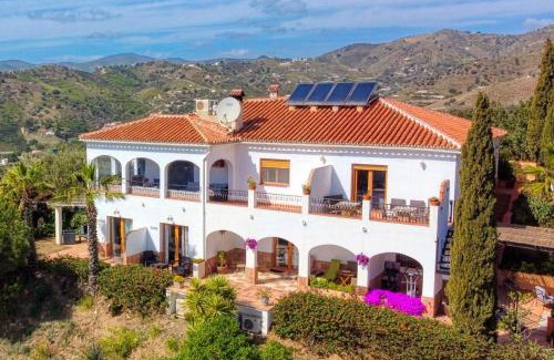 Cajiz Cama Y Desayuno | Finca Sol y Cielo