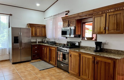 Cantón de Quepos Casa | Finca Terra: Tranquil Country Home w/ Pool, Privacy & Great Mountain Views!