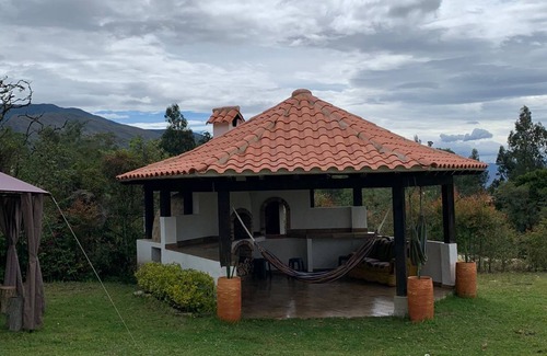 Villa de Leyva Cabina | Finca Villa Claudia, cabaña ideal para familias, con espacio de juegos