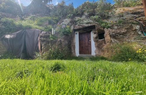 La Solana Apartamento | Finca With Cave Trekking Trails