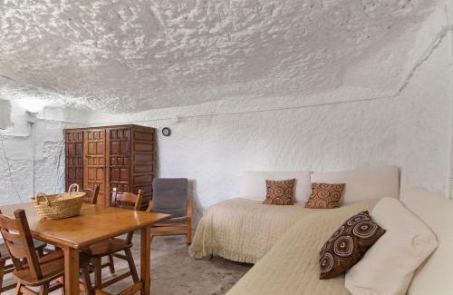 La Solana Apartamento | Finca With Cave Trekking Trails