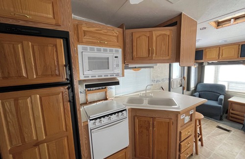 Strathclair Casa | Finch - Camper at Sunset Bay