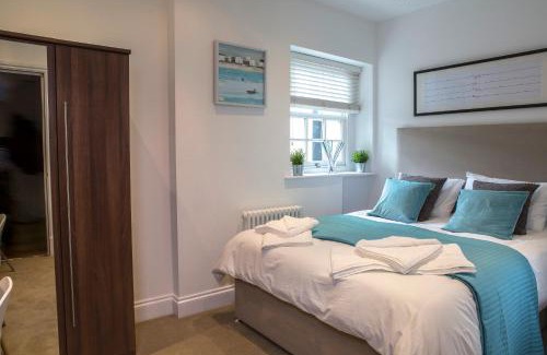 Finchley Church End Apartamento | Finchley Central Luxury 3 bed triplex loft style apartment