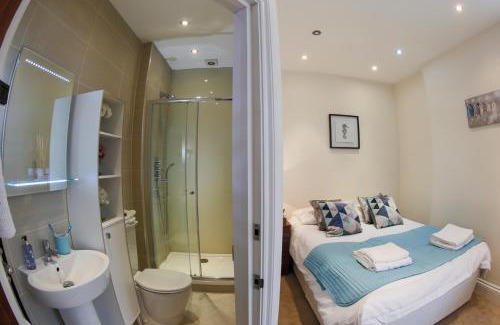 Finchley Church End Apartamento | Finchley Central Spacious 3 bed triplex loft style apartment