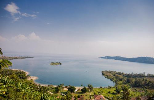 Buhongo Cabina | Find a quiet Beach resort at Rushel Kivu Resort