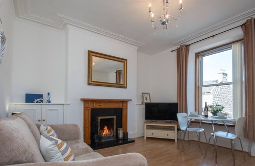 Aberdeen West End Apartamento | ✪ Find DWELLCOME HOME Ltd ✪ 100Mbps 2 Bed inc sofabed