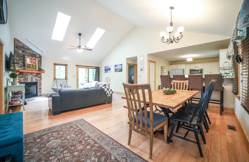 Chestnut Springs Casa | ¡NUEVO! Aterrizaje de la paloma en Wintergreen