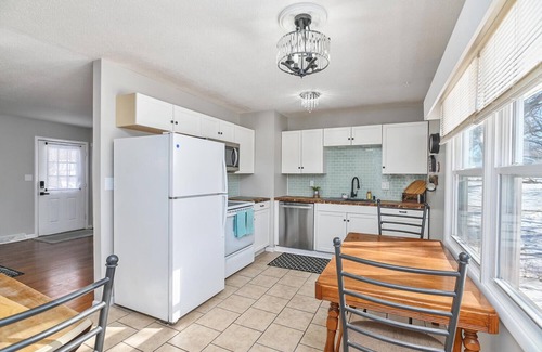 Waldron Casa | Find Your Mojo Ranch - 2K sqft home with 2 living rooms, game room, fenced yard