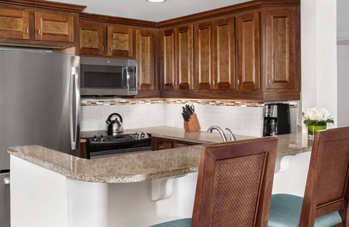 Opal Complejo | 𝐅𝐢𝐧𝐝𝐢𝐧𝐠 𝐌𝐞𝐢𝐥𝐢 Beachfront Surf Club Resort + Amenities Included. 2BR