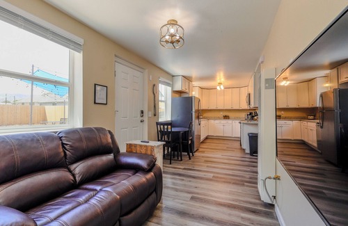 East Colorado Springs Cabaña | Finding Your Rhythm In The Heart Of It All