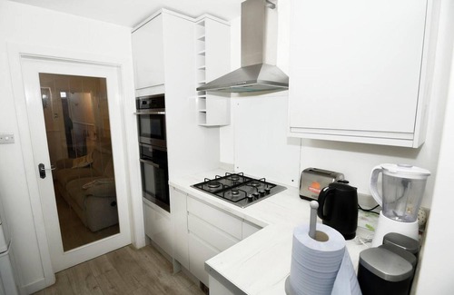 Manchester Casa | Fine 3-bed House in Manchester for up to 6 People