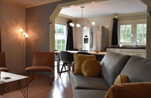 Kaatsheuvel Casa | Fine bungalow with garden and wellness