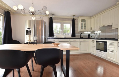 Kaatsheuvel Casa | Fine bungalow with garden and wellness