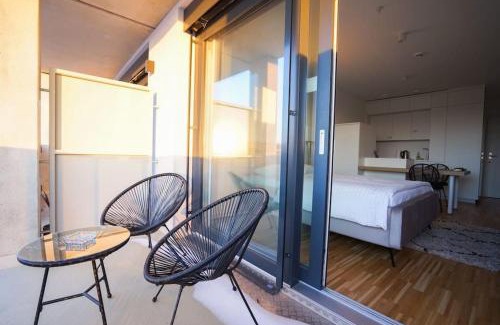 Favoriten Apartamento | Fine Studio with terrace - 15 Min to Center