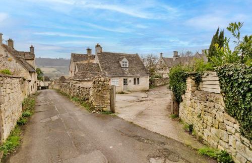 Painswick Casa | Finest Retreats - Courtside Cottage