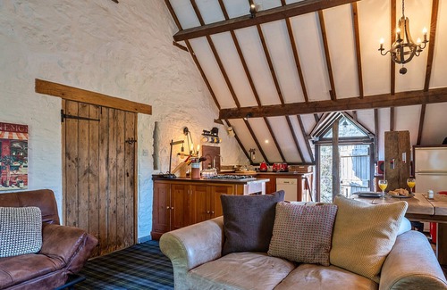 Ross-on-Wye Cabaña | Finest Retreats | Porcupine Point - Exotic Animal Sanctuary