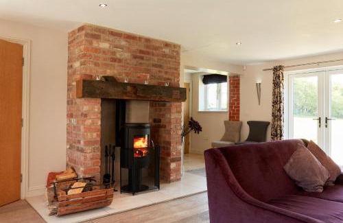 Dalbury Lees Casa | Finest Retreats - Sunshine Cottage
