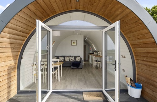 Hertford Chalet De Esquí | The Highland Camping Pod