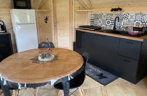Cerans-Foulletourte Casa | Kota finlandés con baño nórdico privado y granja educativa