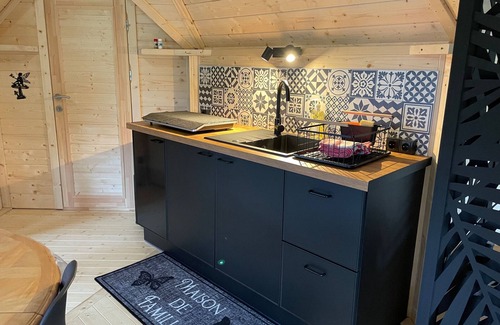 Cerans-Foulletourte Casa | Kota finlandés con baño nórdico privado y granja educativa