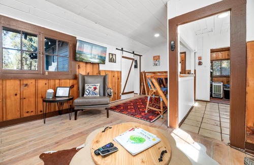 Big Bear Lake Casa | Finns Fish Camp - Walking distance to Lake and Village! Back patio with barbecue, fully fenced yard!