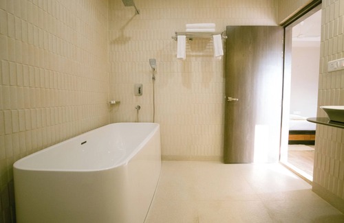 Golaghat Hotel | Finns Weaver Resort Kaziranga
