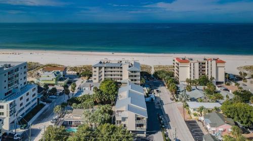 Clearwater Beach Casa | Fins Up in Clearwater Beach