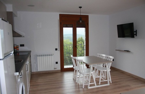 Laspaules Apartamento | Fio de Neu, Apartamento turístico nuevo, ámplio y con vistas a las montañas