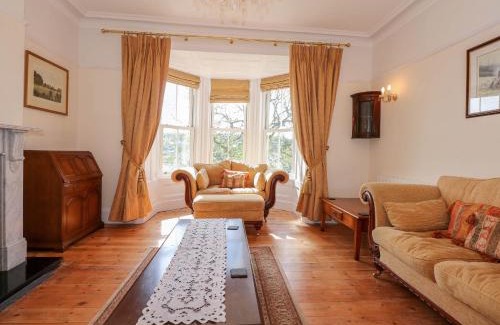 Menai Bridge Casa | Fir Grove