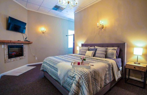 Nashville Hotel | Fire And Rainfall Rooms