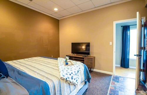 Nashville Hotel | Fire And Rainfall Rooms