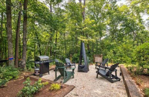 Rutherfordton Casa | Fire Pit and BBQ Lake Lure Cabin with Outdoor Oasis!