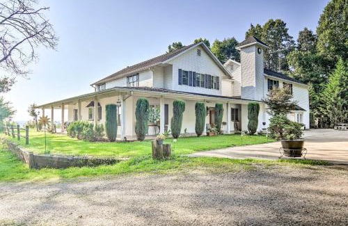 Marshall Casa | Fire Pit and Game Room Marshall Getaway with Views!