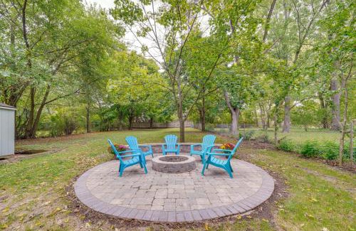 St. Charles Casa | Fire Pit and Grill Family Home on Fox River Trail!