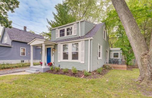St. Charles Casa | Fire Pit and Grill Family Home on Fox River Trail!