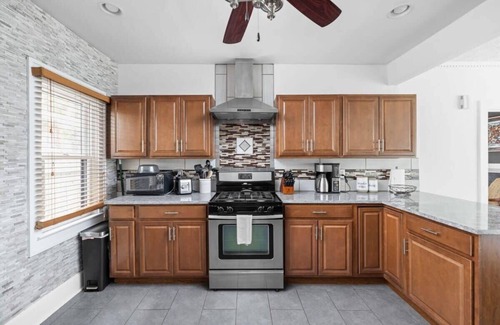 Meridian-Kessler Casa | Fire Pit, Corn-Hole, Grill, Piano | Bungalow Near Broad Ripple