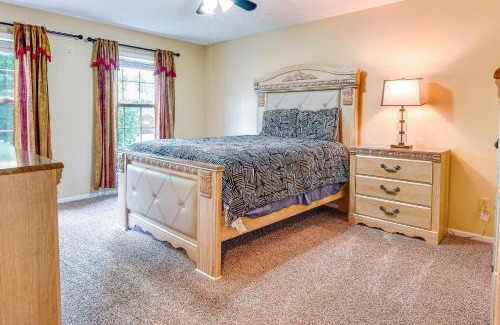 Columbus Casa | Fire Pit, Fenced-in Yard, Grill Cozy Ohio Retreat