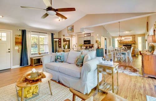 Mountain Home Casa | Fire Pit & Grill: Riverfront Home in Arkansas!