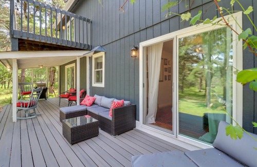 Long Pond Casa | Fire Pit, Kayaks and Hammocks Long Pond Home!
