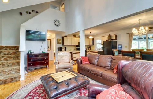 Long Pond Casa | Fire Pit, Kayaks and Hammocks Long Pond Home!