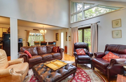 Long Pond Casa | Fire Pit, Kayaks and Hammocks Long Pond Home!