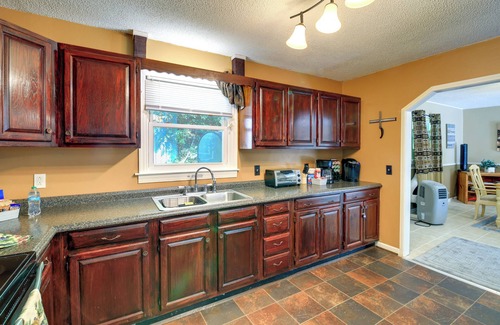 Sparta Casa | Fire Pit & Mountain Views: Quiet Sparta Getaway